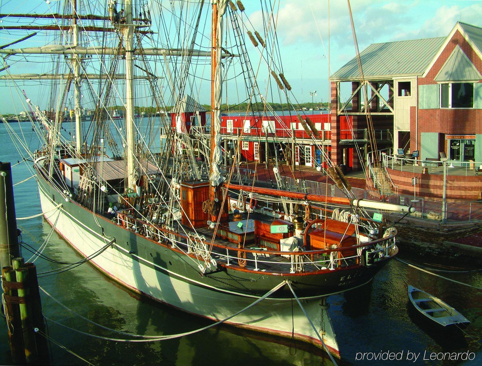 Harbor House Hotel And Marina Galveston Eksteriør bilde
